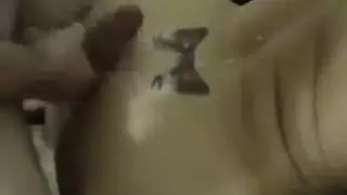 فتاة ممتلئة الصدر تُنك بقوة