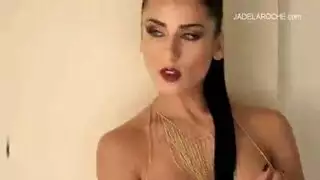 عرية كاملة: فتيات قذرات في جلسة تصوير إباحية