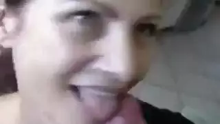 عاهرات ناضجات غير مدركات لكاميرا خفية أثناء الجنس