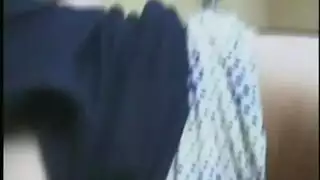 فتاة بوليود تشعر بمتعة هائلة عندما يتم تدمير مهبلها الضيق