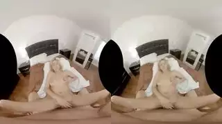 اختراق مزدوج لصوفيا لوكس في الكابينة الصغيرة