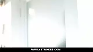 والدها بحبها