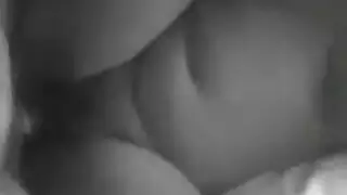 مترجم آسيوي مثار يتوسل لتلقي السائل المنوي على نظارته