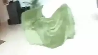العربية الناضجة سورا تأخذ عدة عوارير صغيرة