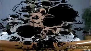 يعاملها مثل العة