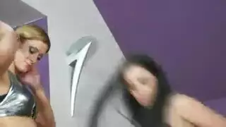 ليلة الأشقاء مع الإباحية تنتهي بهزات جماعية