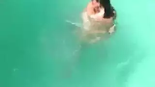 بنوتة صغيرة تتناك من شاب فحل الفيديو الاباحية