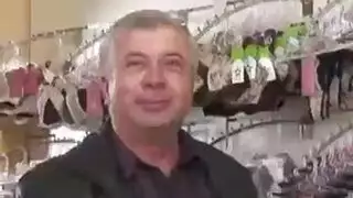 إدخال يد عدواني xxx تمديدها على اتساعها