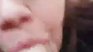 مهارات حلق ماري العميق: اختناق بقضيب إباحي ضخم