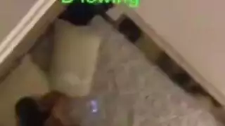 حفلة جنس سمراوات: مثلية ثلاثية صعبة
