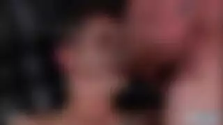 فيلم بورنو رجل مع رجل مكثف: صدر مشعر يمارس الجنس مع مؤخرة ناعمة في جماع سريري خام