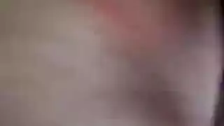 العاهرة المسنة تأخذ جرعة مزدوجة من قضبان وحشية سوداء