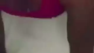 اسمر في حمام السباحة ثلاثي