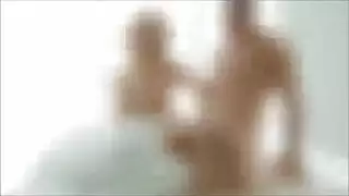 رؤية مثيرة لثديي أمي تجعل قضيبي منتصباً فوراً