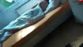 جلسة استمناء خفية وصعبة لجميلة نائمة