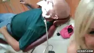 ينيك الممرضه السكسيه تتناك من المريض