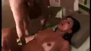 الأب يرضع ثديي وأنا أركب قضيبه بشهوة