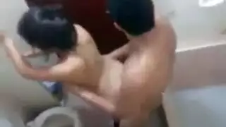 أفلام جنس هندية بين الأخوة الأخ يمارس الجنس بقوة مع فرج أخته الواسع