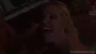 مهرجان من الجنس الفموي العميق إلى الجماع الشرجي