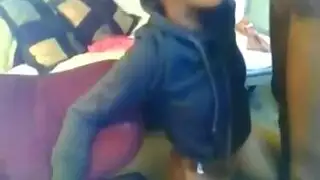ويب كام صريح: زوج هندي يسود زوجته شرجياً