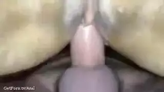 حركة شرجية ساخنة: ضخ فتحتها البنية الضيقة