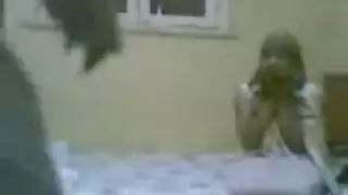عاهرة محجبة تأخذ شرج إكس إكس إكس من فحل عربي