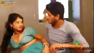 شاب هندي يمسك بجارته ويمارس الجنس معها بشراهة