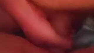 فتاتان جائعتان للقضيب: مص مزدوج وجنس عنيف