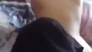 مثلية جنسية صريحة: رجل سعودي يهيمن على فتاتين مغربيتين