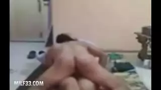 رجل ينام على كس مرته