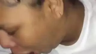 تتعلم كيف تغزف
