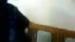 أبي ذو قضيب كبير يضرب أمًا مثيرة راغبة