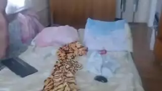 القصف الشرجي المتشدد يجعلها تندفع مثل النافورة