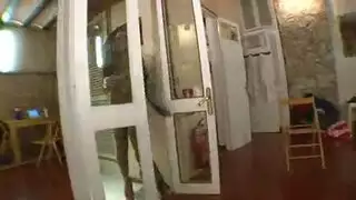قوة الغابة البدائية: جنس بوضعية الحيوان من دون واقي
