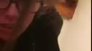 فتاة ساخنة تركب قضيب عشوائي في فيديو جنسي مسرب من الموبايل
