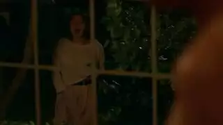 سكس آسيوي في المكتب: ينيك زميلته خلف ظهر زوجته