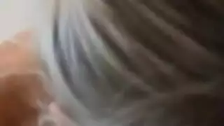 مشهد سحاقي مبلل: تبادل لحس المهبل بعمق
