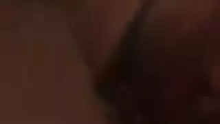 نيك في الحمام: الزوجة تختنق بقضيب زوجها الصلب