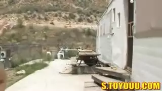 معلمة مثلية تدرس لطالباتها درسًا جنسيًا