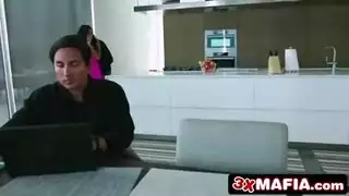 الحياة الجنسية السرية للزوجة: تخون زوجها دائماً بقضيب كبير