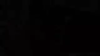 فتاة نوبية صغيرة تحصل على تفحيص وجنس قوي مع الطبيب بجانب السرير