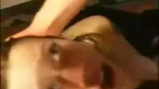 مضاجعة كلابية قاسية تشعل فرجها ودموعها