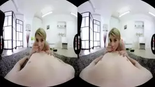كاترينا الجامده ببزازها الحلوين بتنيك زبر في الواقع الافتراضي