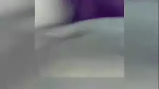 مكالمة إيقاظ: قضيب يضرب مهبل النائمة بقوة