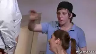 ماراثون جنس في الحمام: زوج horny ينك زوجته بعمق