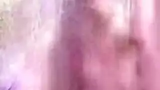 نائب الرئيس في فم فتاة في سن المراهقة على سناب شات