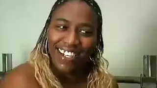 مص قضيبي الأسود ، أحتاج إلى نائب الرئيس في فمها وفمها وشفتيها