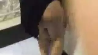 جميلة مطلقة عاهرة مارس الجنس من قبل الديك الأسود الكبير.