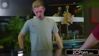 الاغتصاب الجنسي HD الشاب الذي يقتحم منزل صديقه واغتصاب زوجته