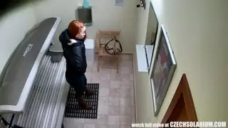 المراهق مع أفضل الثدي